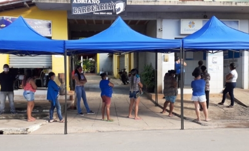Prefeitura de Pilões instalou tendas nas filas da Casa Lotérica e Caixa Aqui