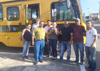 Em Pilões: Educação Municipal avança na renovação da frota e adquire ônibus adaptado